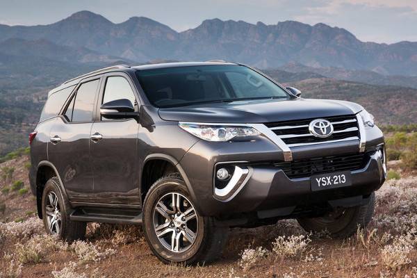 Toyota Fortuner 2018.jpg